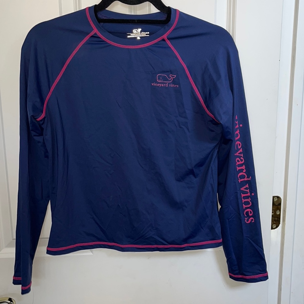 Vineyards vine rash guard